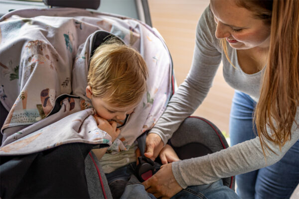 Poncho pour l’auto – Animaux de la forêt beige – Harnais – Naélie