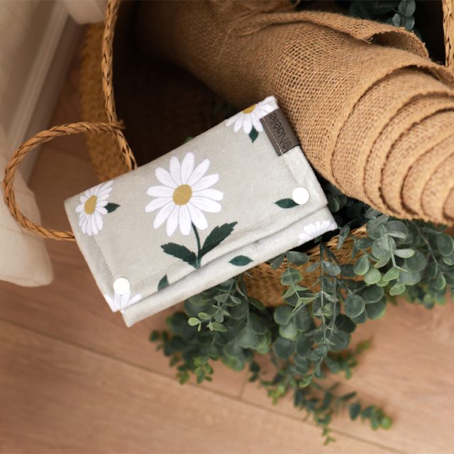 Protege-carnet-Marguerites-Naelie